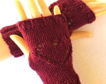 Mitaines tricot coeur, mitaines femme, gants laine, bordeaux , cadeau pour elle, cadeau Saint-Valentin