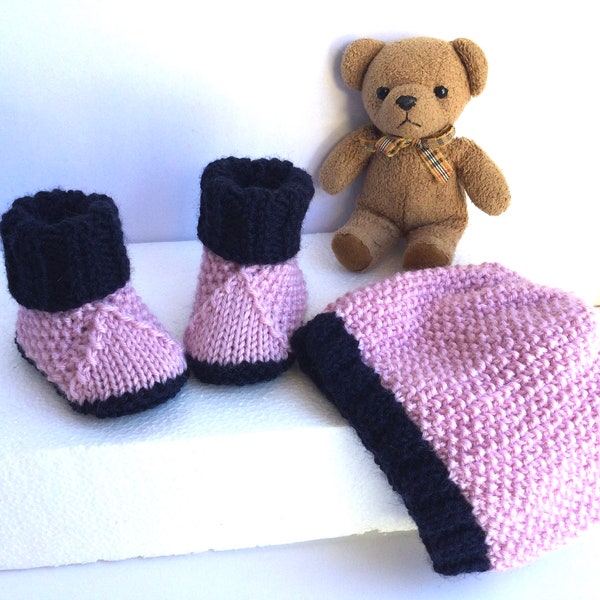 Ensemble bonnet chaussons naissance, tricoté main, bicolore rose et bleu marine, cadeau de naissance, trousseau maternité