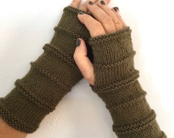 Mitaines longues tricotées main, gants sans doigts femme, laine kaki, made in France