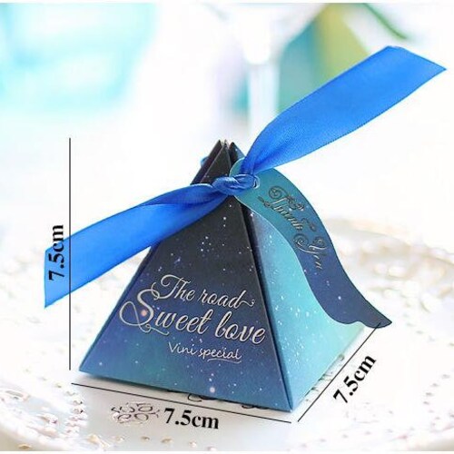 50pcs Triangle Hollow Gift Pack Cake Candy Box For Party Wedding Supplies 