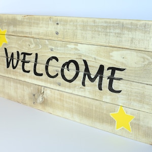 Recycled rustic welcome sign, repurposed pallet plague, white and black script letter, wood wall hanging, shipping crate, star home decor