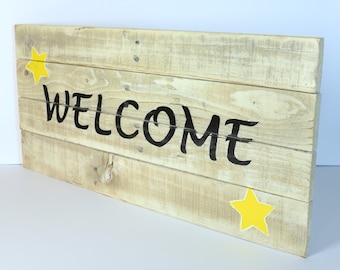 Recycled rustic welcome sign, repurposed pallet plague, white and black script letter, wood wall hanging, shipping crate, star home decor