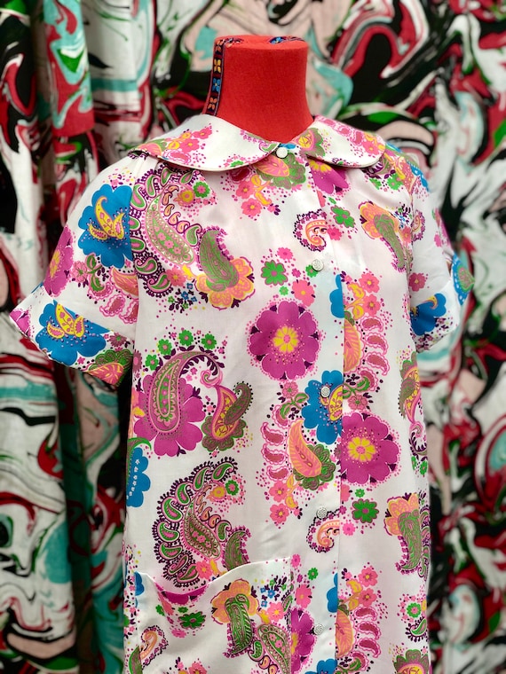 1960's bright paisley Peter Pan collar smock dress