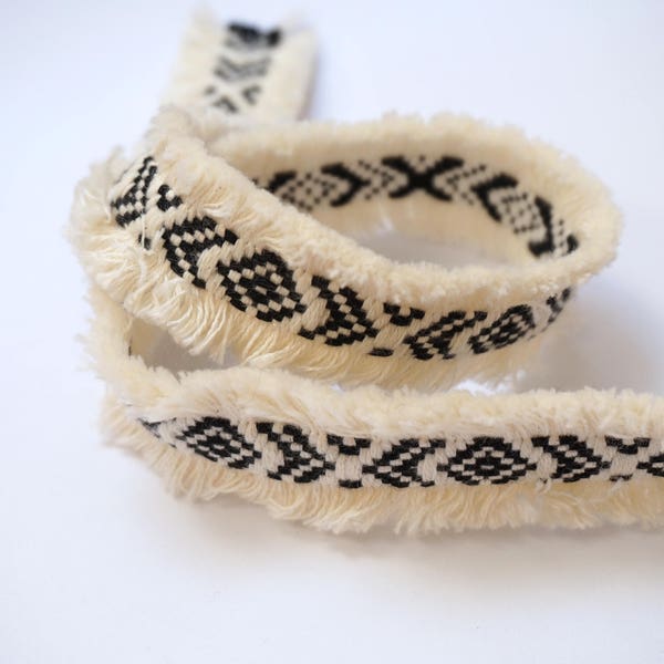 Galon Bohemian ethnic woven ribbon fringes 25 mm ecru / black × 1 m
