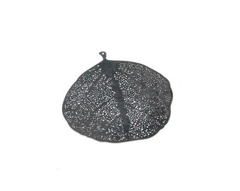 Breloque pendentif veine feuille métal noir 52*50 mm