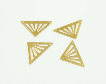 Lot de 4 pendentifs triangulaires laiton brut doré