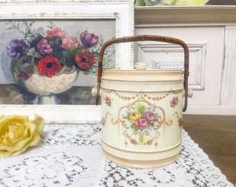 Vintage Biscuit Barrel /Crown Ducal Blush Ivory Ware /Art Nouveau / Cerámica y Mimbre / Diseño Floral