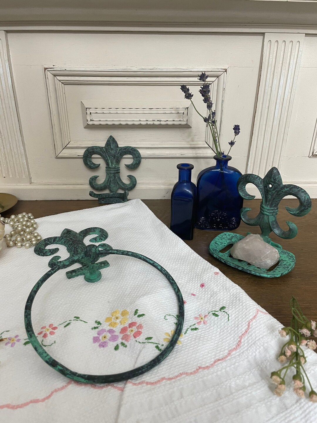 Vintage Cast Iron Fleur De Lis Bathroom Set / Towel Holder Etsy