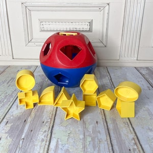 Vintage Tupperware Shape O Sorter Ball Toy Puzzle - Complete 10 shapes