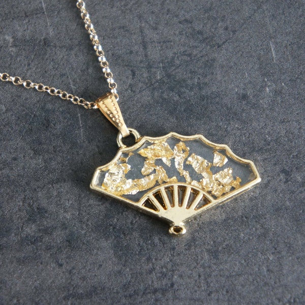 Collier résine éventail doré et feuille d'or