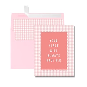 Tu corazón siempre la acompañará - Tarjeta del Día de la Madre por la Pérdida
