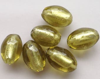 LOT 4 PERLES VERRE LAMPWORK MURANO 17mm OVALE VERT KAKI FEUILLE D/'ARGENT //7