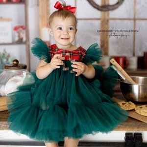 VERSANDFERTIG - Größe 9-12 - Smaragdgrünes Tüll-Weihnachtskleid, Weihnachts-Fotoshooting mit rotem Karomuster, Tutu-Winter-Geburtstags-Babykleid