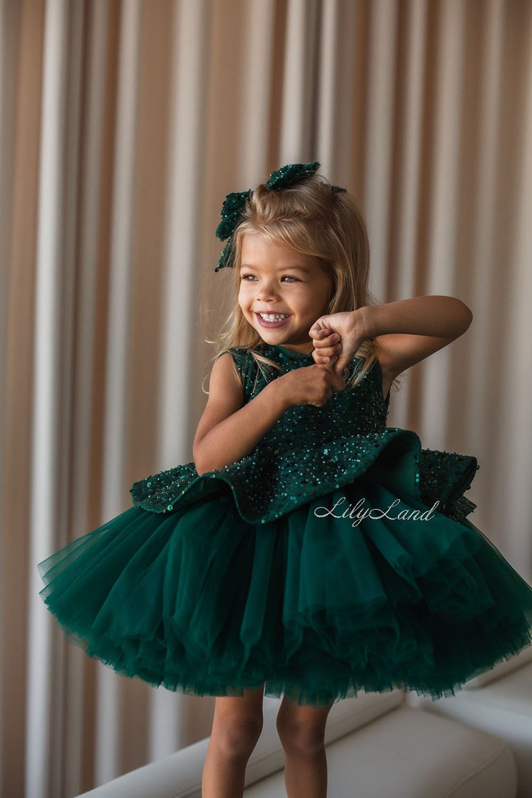 emerald green baby dress Emerald Elegance Embroidered Puff Sleeve Party Frock for Baby Girls –  Inayah Fashion