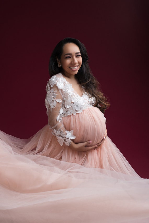 Blush Pink Maternity Photoshoot Dress, Maxi Tulle Woman Dress, Long Sweep Train, Floral Lace, Long Sleeve Wedding Pregnancy Gown Baby Shower Blush Pink Maternity Photoshoot Dress, Maxi Tulle Woman Dress, Long Sweep Train, Floral Lace, Long Sleeve Wedding Pregnancy Gown Baby Shower