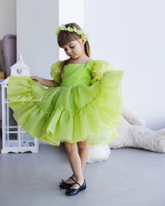 lime green puffy dress Episode 2
