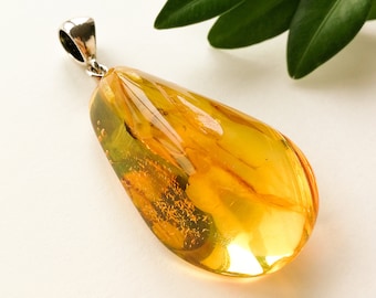 Clear lemon genuine amber small pendant, natural amber golden color leaf shape pendant, yellow amber pendant silver, wow pendant gift women