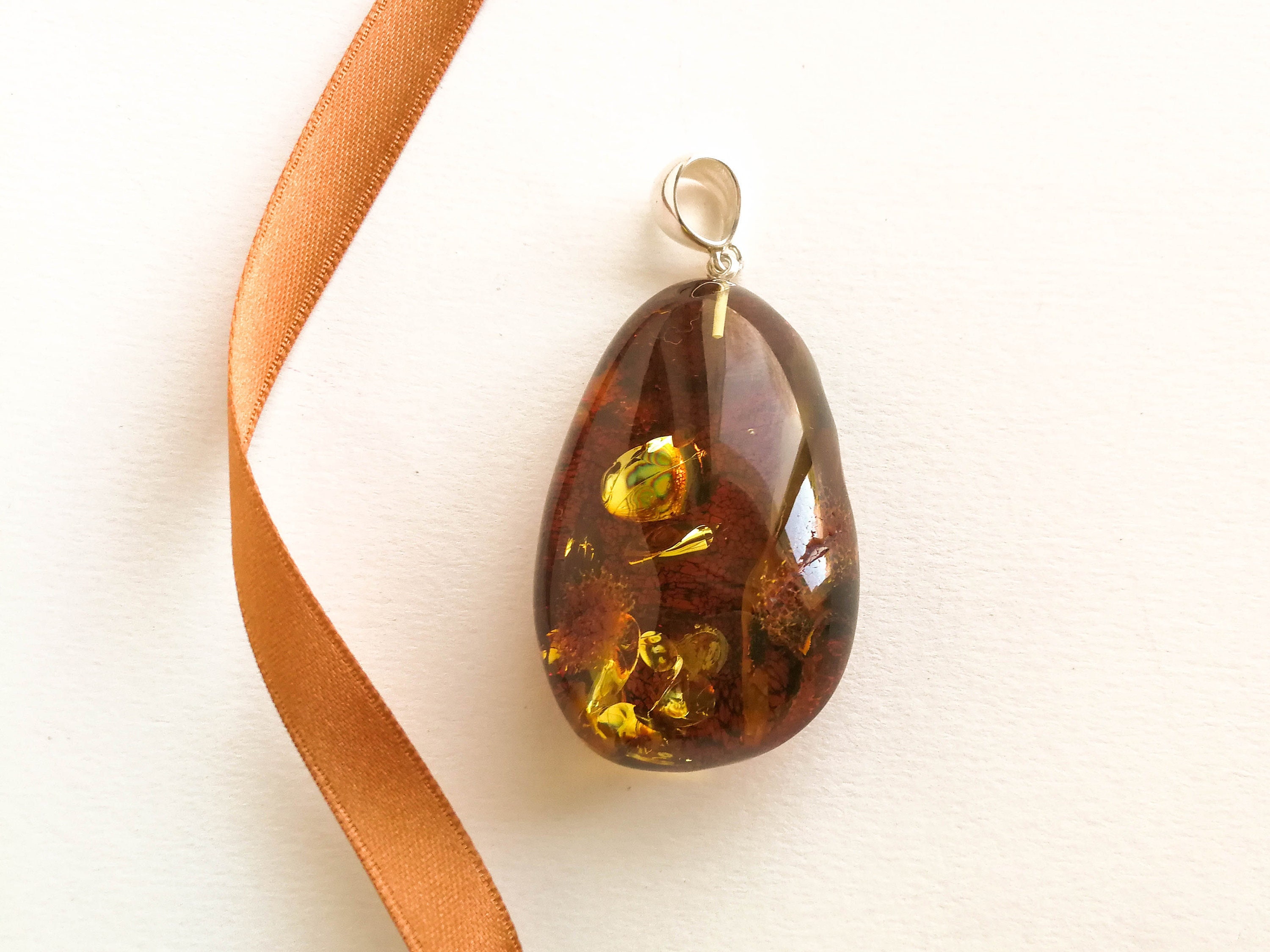 Pendentif Vintage Goutte En Ambre Cognac Sur Monture Argent - Occasion