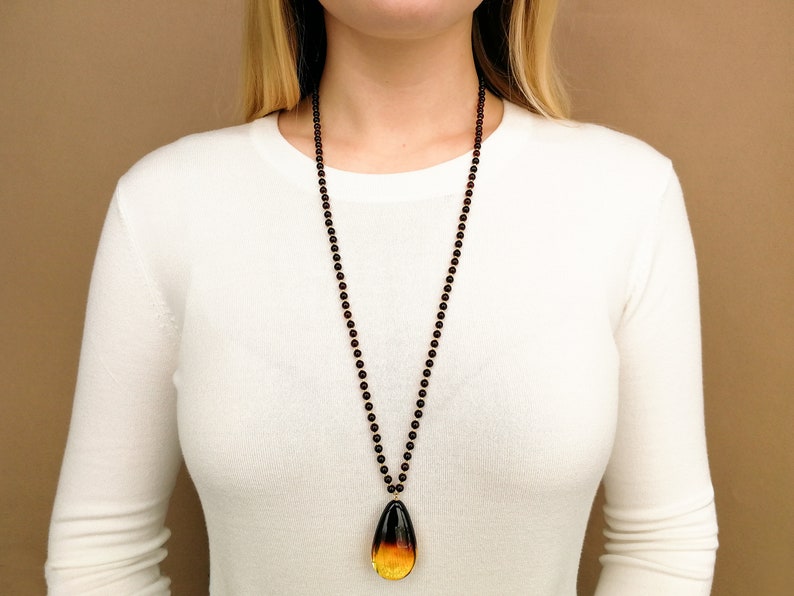 Large natural amber ombre style dark cherry color perfect drop shape pendant with royal cherry round beads women amber necklace composition
