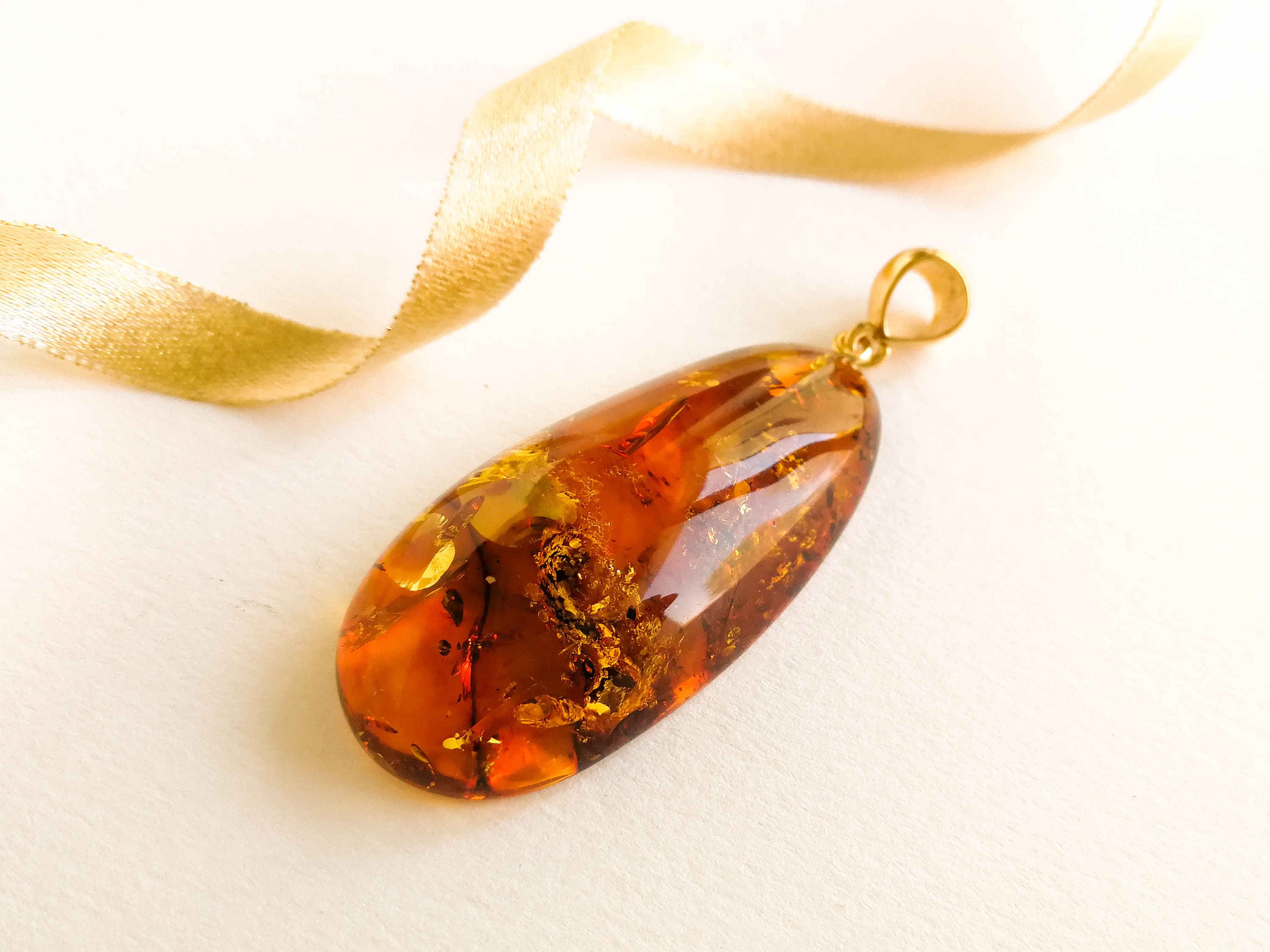 Dark Round Flat Natural Amber Resin Souvenir, Home Decor Genuine