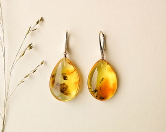 【ほぅ】＊SALE＊彫刻ドロップシェル大粒イヤリング ドロップアンバーイヤリング、ハニーアンバーイヤリングクリア透明、高