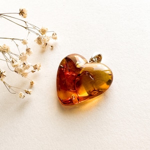 Dark shiny cognac natural Baltic amber heart pendant, statement raw amber pendant with silver for her, original wow pendant for girlfriend