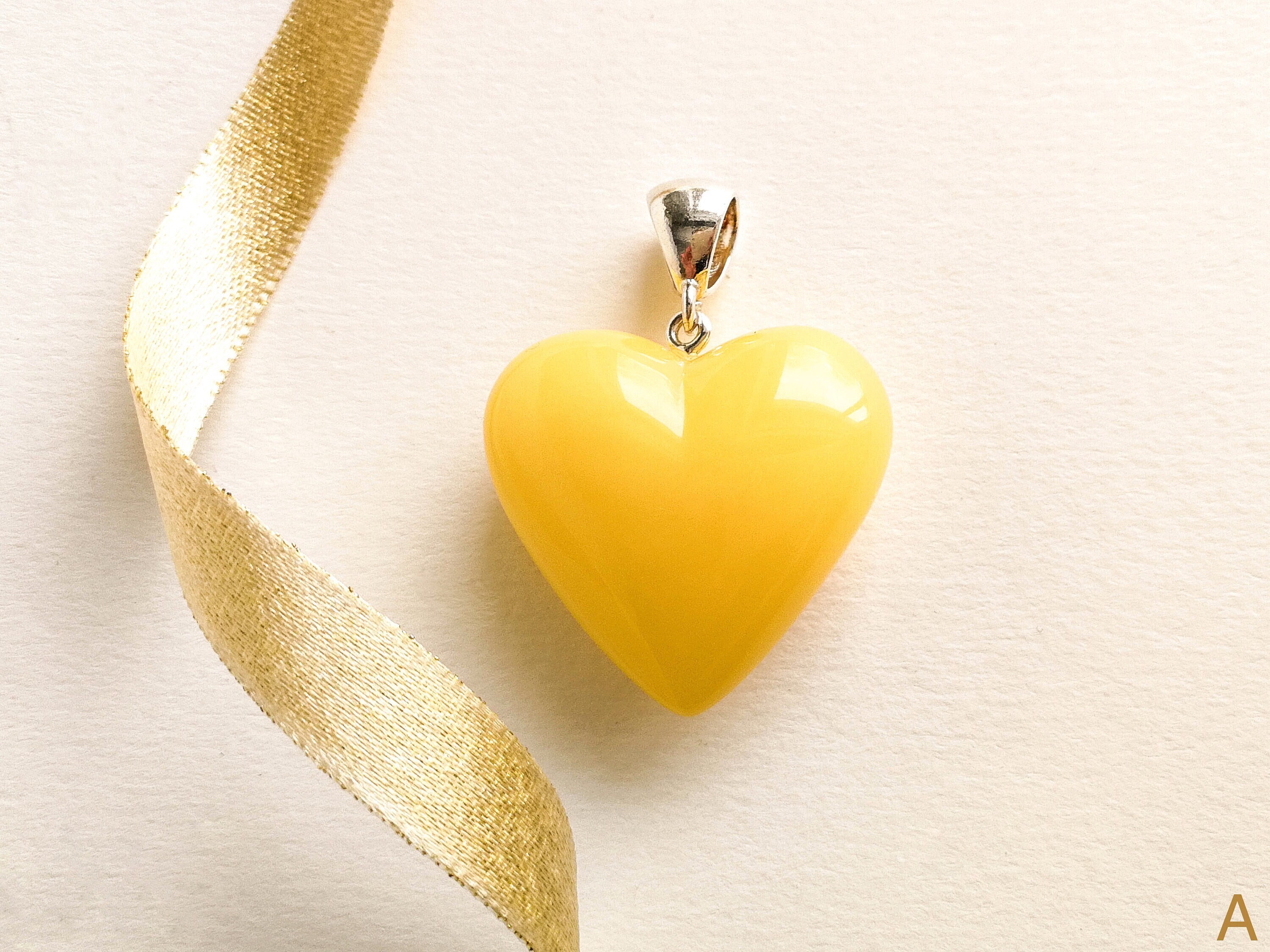 Yellow heart pendant online