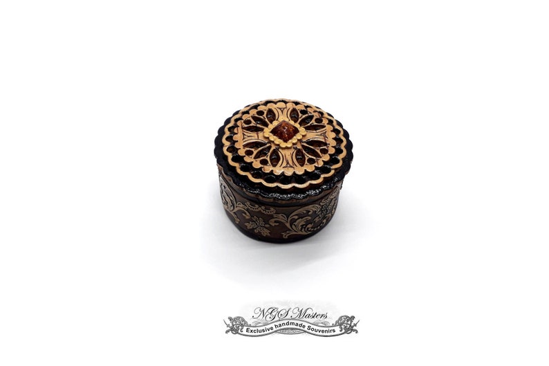 PRINCESS BALTIC jewelry box Handmade from birch bark.