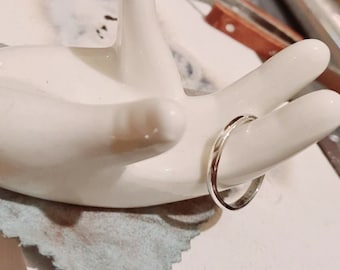 Simple silver ring band