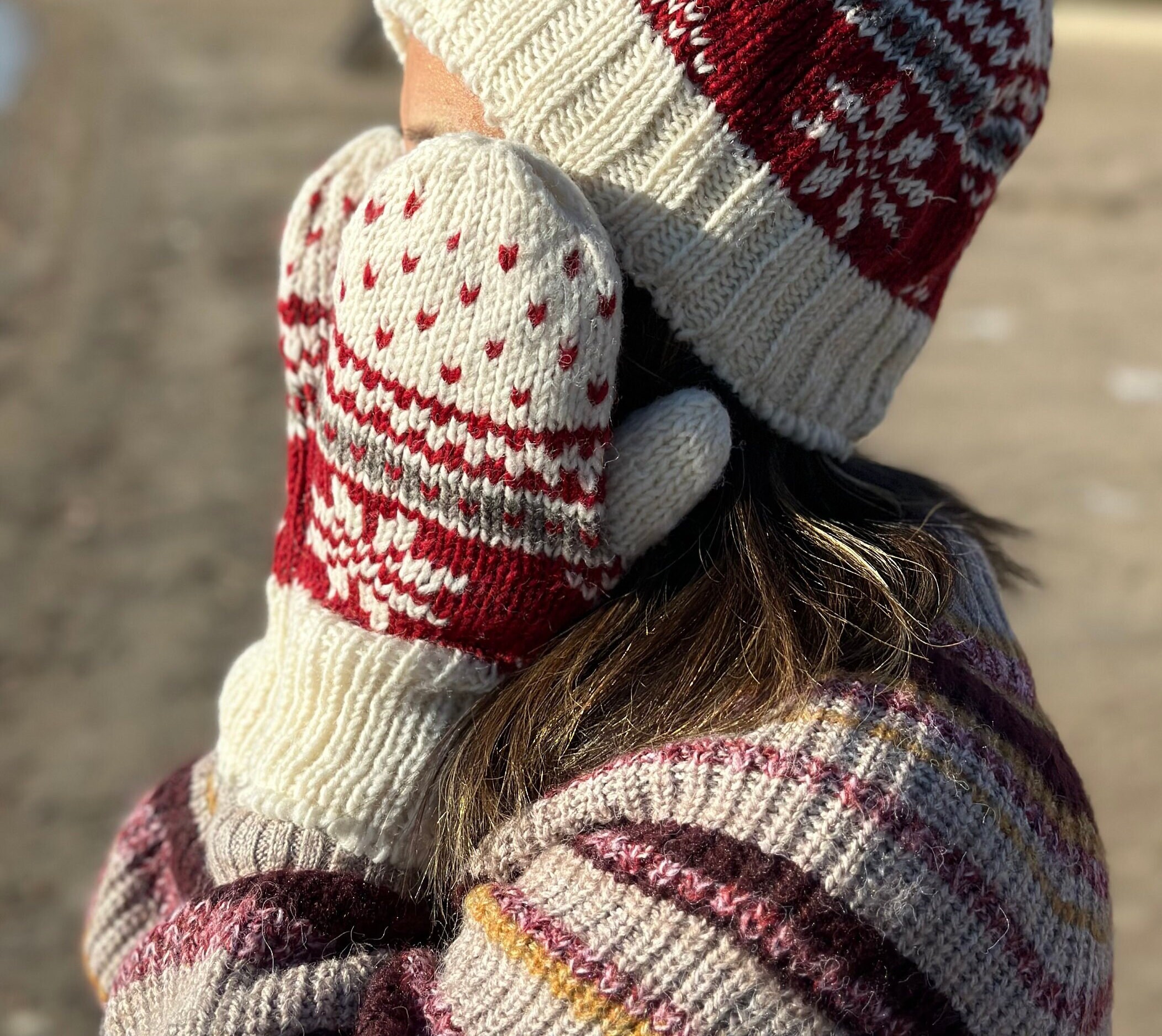Hand Knitted Himalayan Wool Mittens with Fleece Lining, warm