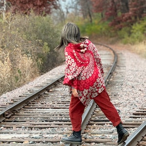 Himalayan Yak wool poncho, handmade in Nepal. Hooded and front pocket.