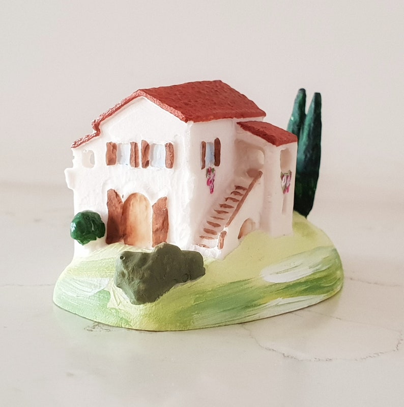 tiny house dollhouse