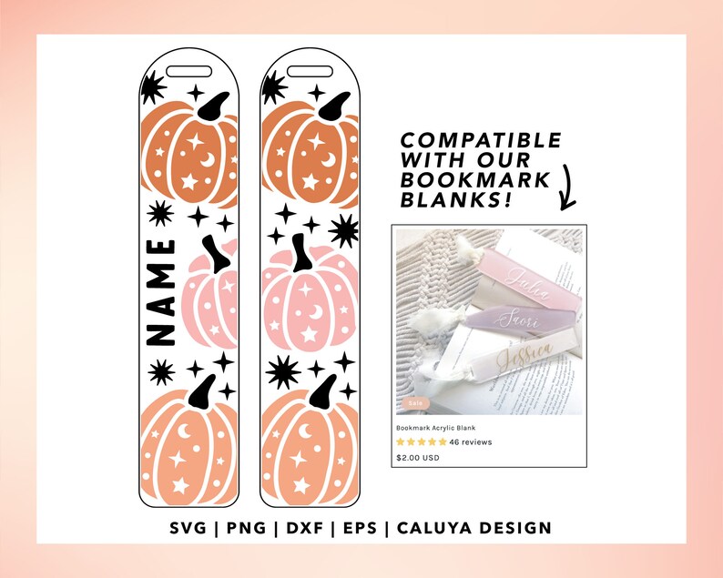 Puede incluir: Dos dise&ntilde;os de marcap&aacute;ginas imprimibles con una calabaza con estrellas y lunas. El texto "NAME" est&aacute; incluido en el marcap&aacute;ginas de la izquierda. El texto "COMPATIBLE WITH OUR BOOKMARK BLANKS!" est&aacute; incluido en la parte superior de la imagen. La imagen tambi&eacute;n muestra tres marcap&aacute;ginas de acr&iacute;lico con nombres escritos en ellos.