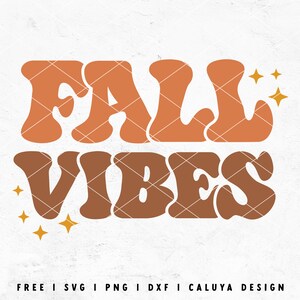 Pode incluir: Texto "Fall Vibes" em uma fonte retr&ocirc; com cores laranja e marrom. O texto &eacute; cercado por pequenas estrelas douradas.