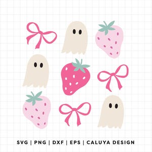 Puede incluir: Ilustraci&oacute;n digital con un patr&oacute;n de lazos rosas, fresas y figuras de fantasmas. Las fresas son rosas con copas verdes y semillas blancas. Los fantasmas son beige con ojos negros. Los lazos son rosas. El texto "SVG | PNG | DXF | EPS | CALUYA DESIGN" est&aacute; en la parte inferior.