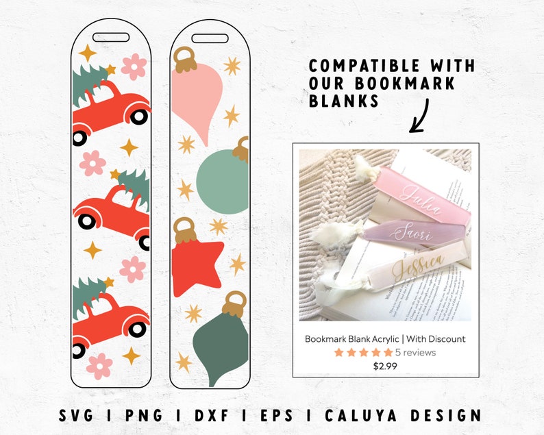 K&ouml;nnte beinhalten: Zwei digitale Designs f&uuml;r Weihnachts-Lesezeichen. Das erste Design zeigt ein rotes Auto mit einem Weihnachtsbaum oben drauf, gr&uuml;ne B&auml;ume, rosa Blumen und goldene Sterne. Das zweite Design zeigt einen rosa Christbaumschmuck, einen gr&uuml;nen Christbaumschmuck, einen roten Stern-Christbaumschmuck und goldene Sterne. Der Text "KOMPATIBEL MIT UNSEREN LESEZEICHEN-ROHLINGEN" befindet sich oben im Bild.
