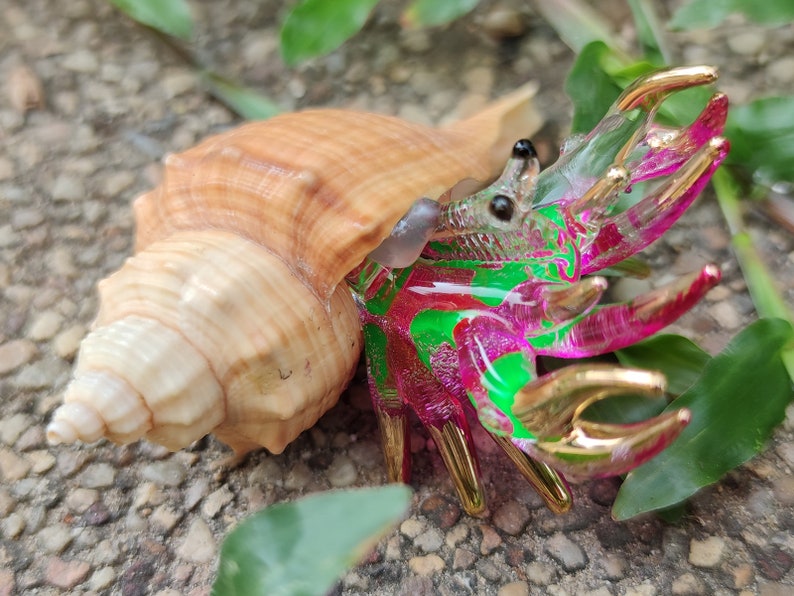 Seashell Hermit Crab Figurines Hand Painted Pink Green Blown Glass Mix Natural Shell Beach Animals Collectible Gift Home Decor