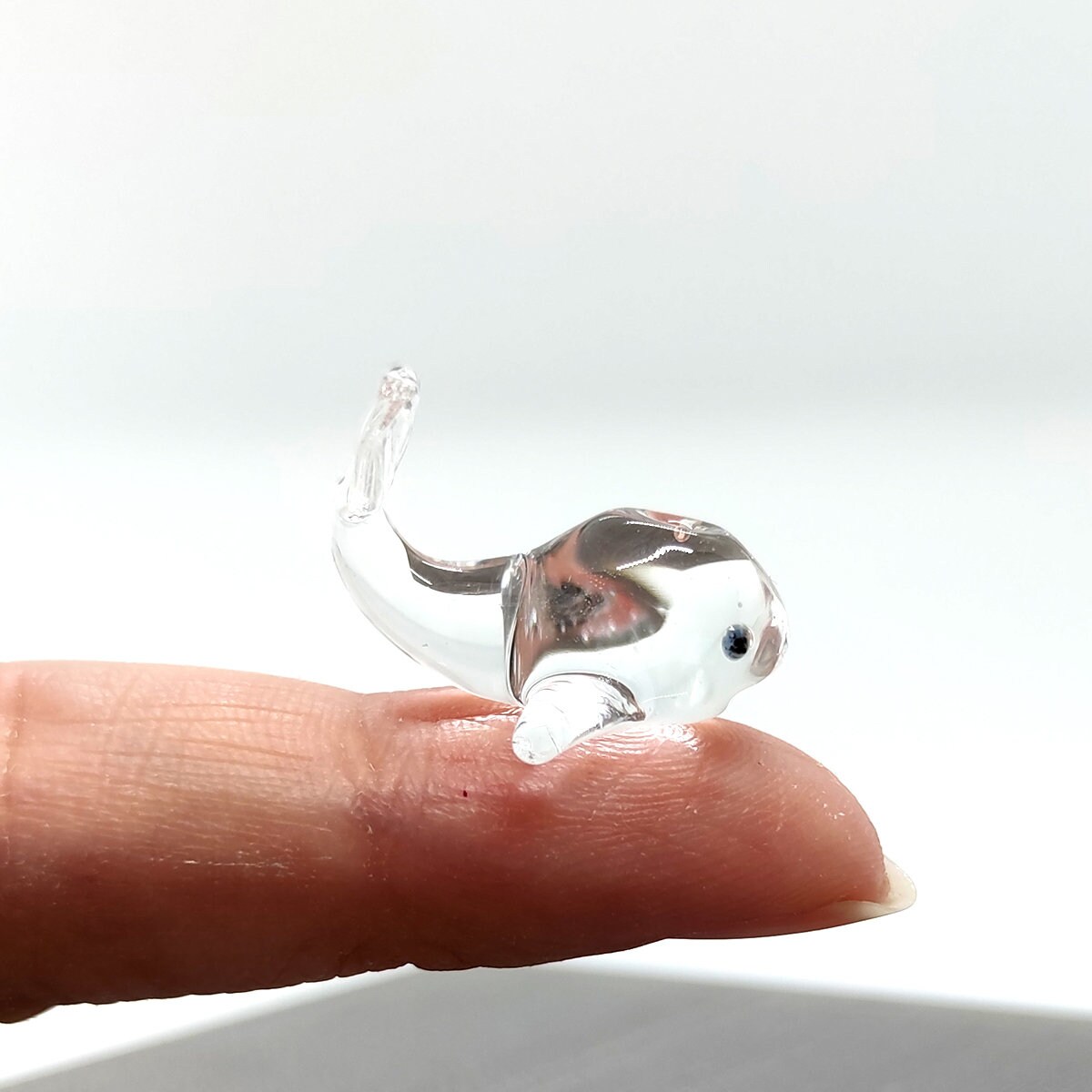 Clear Green Sansukjai Whale Miniature Figurines Animals Hand Painted Blown Glass Art Collectible Gift Decorate Clear Green Sansukjai Whale Miniature Figurines Animals Hand Painted Blown Glass Art Collectible Gift Decorate
