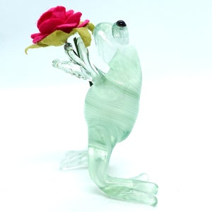 Frog Holding Flower Miniature Hand Blown Color Glass Art Figurines Animals Collectible Gift Home Décor