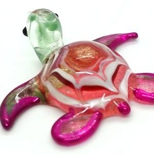 Sea Turtle Miniature Figurines Animals Hand Painted Blown Glass Art Collectible Gift Decorate, Green Pink