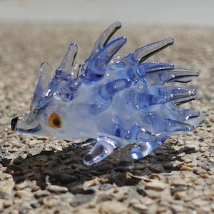 Egel stekelvarken miniatuur kleine beeldjes dieren handgeblazen glaskunst collectible cadeau huisdecoratie (marmerblauwe tint)