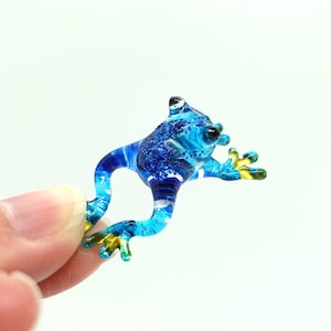 Frog Micro Tiny Figurines Hand Blown Clear Glass Art Reptiles Animals Collectible Gift Home Décor (Blue)