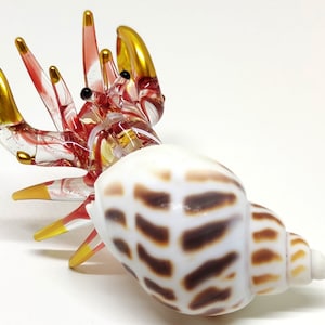Red Seashell Hermit Crab Figurines Hand Blown Glass Mix Natural Shell Beach Animals Collectible Gift Home Decor