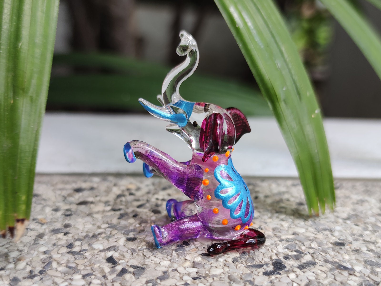 Sansukjai Elephant Sit Tiny Figurines Hand Painted Blown Glass Art Home Decor Collection Gift Blue Green Sansukjai Elephant Sit Tiny Figurines Hand Painted Blown Glass Art Home Decor Collection Gift Blue Green