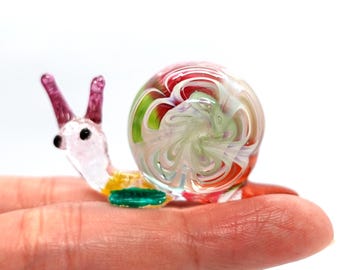 カタツムリのミニチュア手吹きガラスアートフィギュア動物コレクション