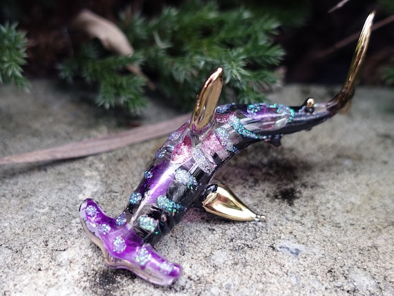 ハンマーヘッド シャーク フィギュア 手描き 黒 紫 吹きガラス アート
