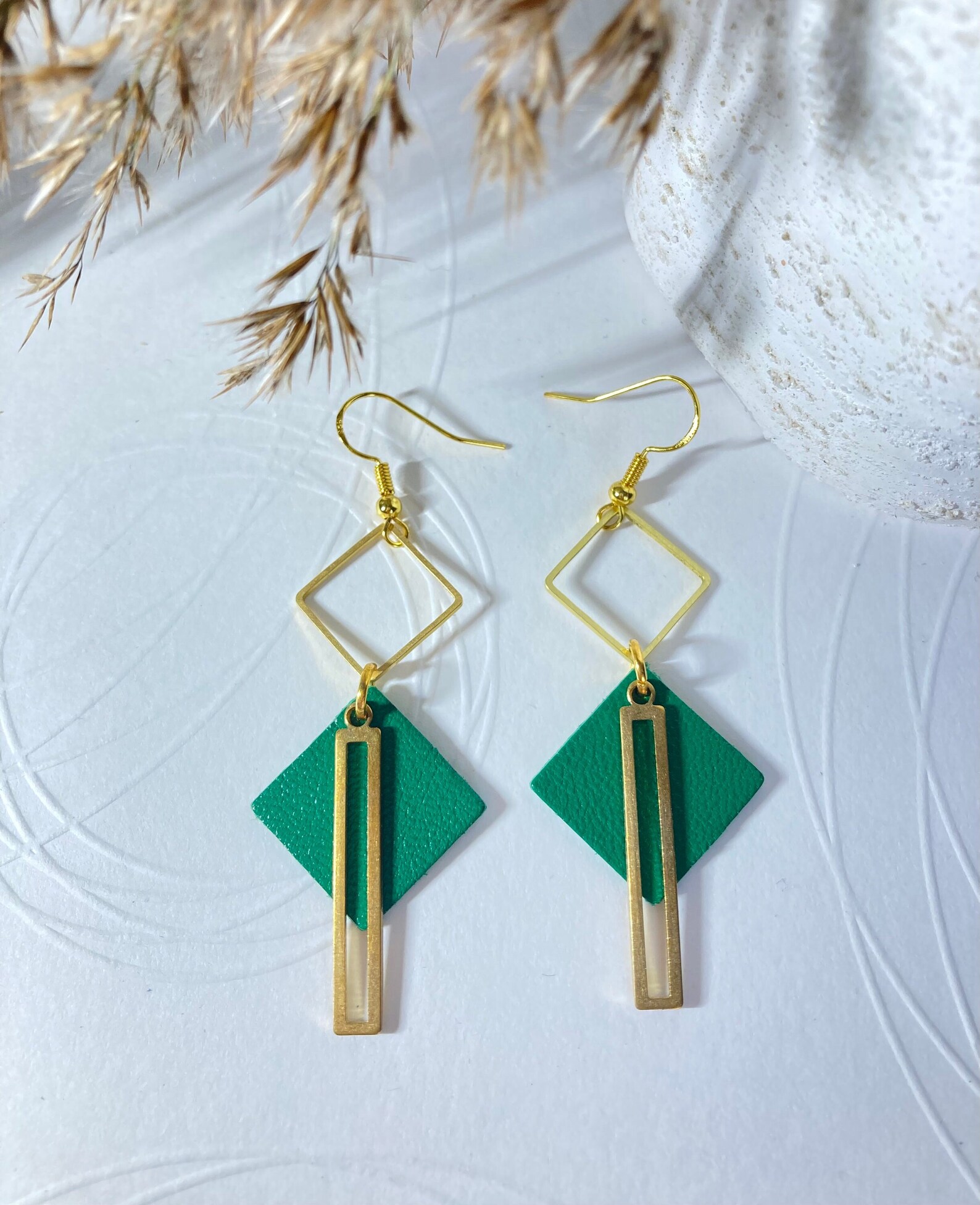 Boucles D'oreilles Pendantes Dorées - Longueur 15 - Dormeuses - Alliage - Neuf Sans Emballage