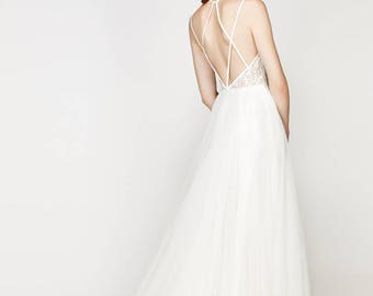 Stunning Willowby by Watters Tulle and Lace Wedding Dress - Size 10