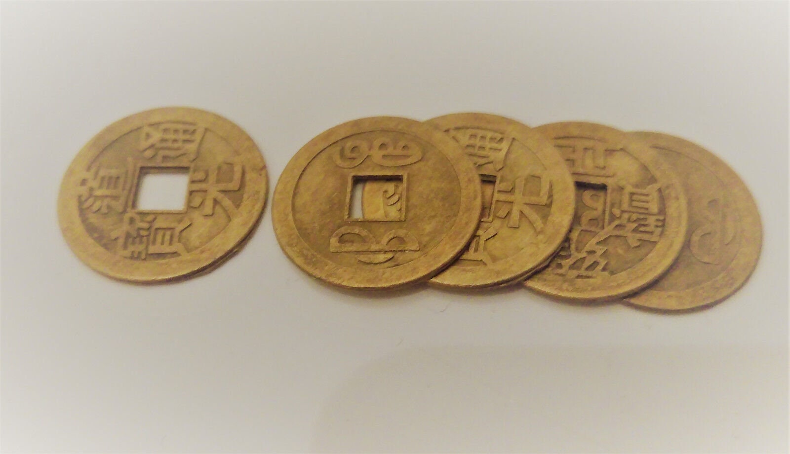 Lucky Chinese Coin – Wealth Protection & Good Luck – 24mm Antique Brass Tone – UK Dispatch