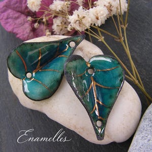 Leaf enamel charms, romantic jewelry components,  copper charms, breloques artisanales en cuivre émaillé, handmade in France feuilles